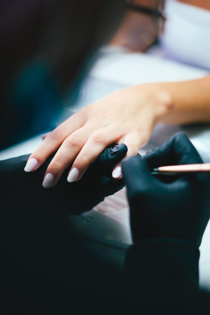 Manicure em curso no Instituto Viviane Oliveira